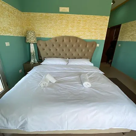 Prince Hotel Fier فندق 3*