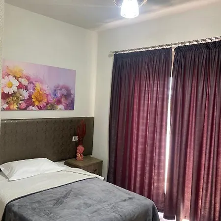 فندق Prince Hotel Fier 3*