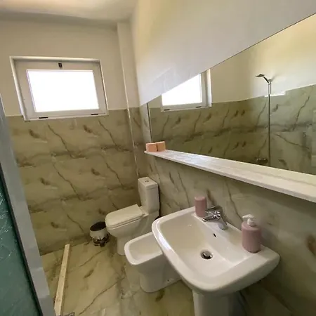 Prince Hotel Fier فندق فيير