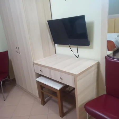 Prince Hotel Fier Φιέρι