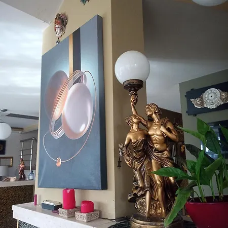 فندق Prince Hotel Fier 3*