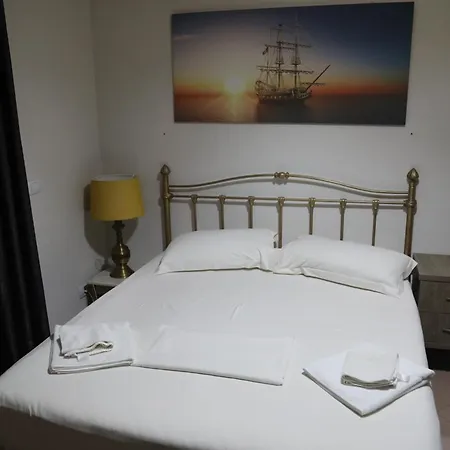 Prince Hotel Fier Hotel 3*