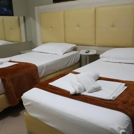 فندق Prince Hotel Fier فيير