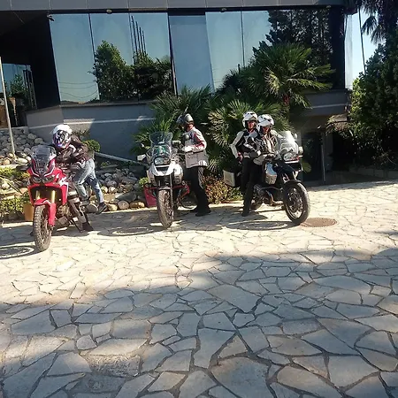 Prince Hotel Fier 3*