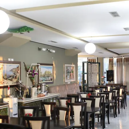 Prince Hotel Fier فندق