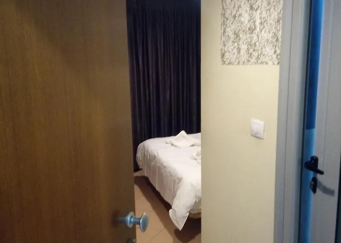 Prince Hotel Fier フィエル