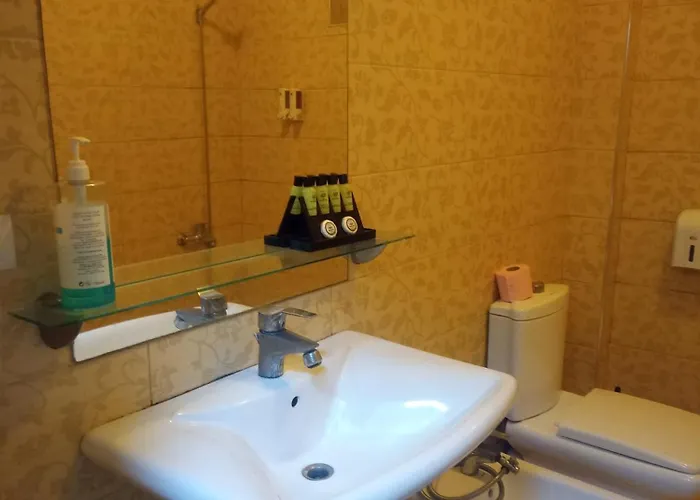 Prince Hotel Fier ホテル フィエル