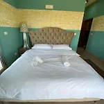 Prince Hotel Fier Otel 3*