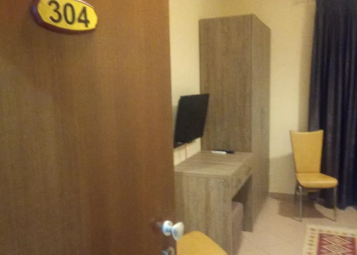 Prince Hotel Fier Hotel 3*
