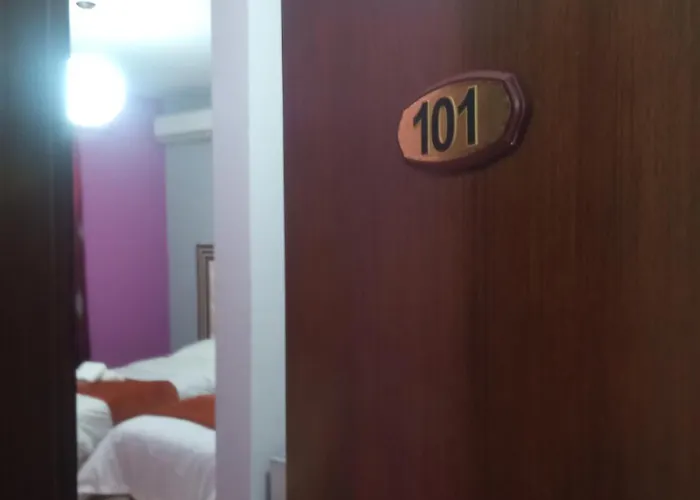 Prince Hotel Fier Hotel 3*