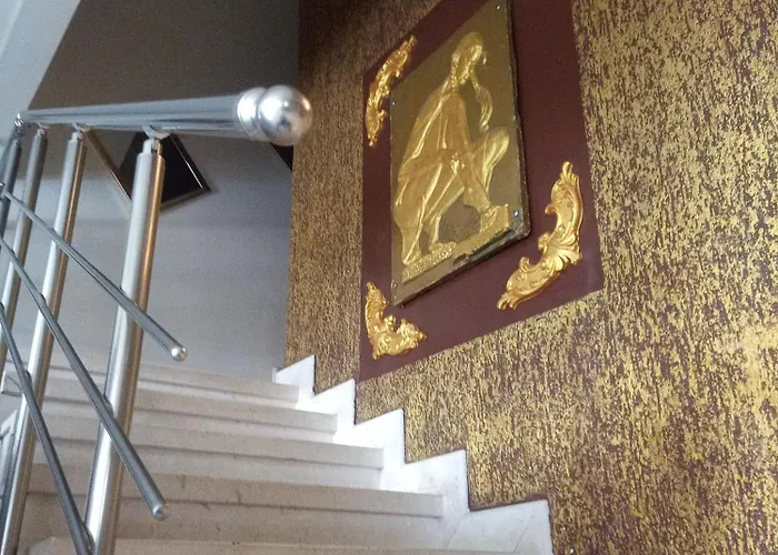 Prince Hotel Fier Hotel 3*